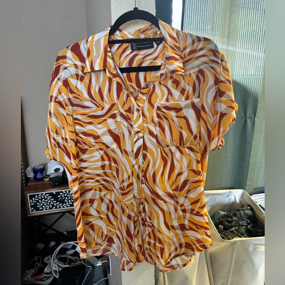 New york & co women’s pocket button down short sleeve shirt